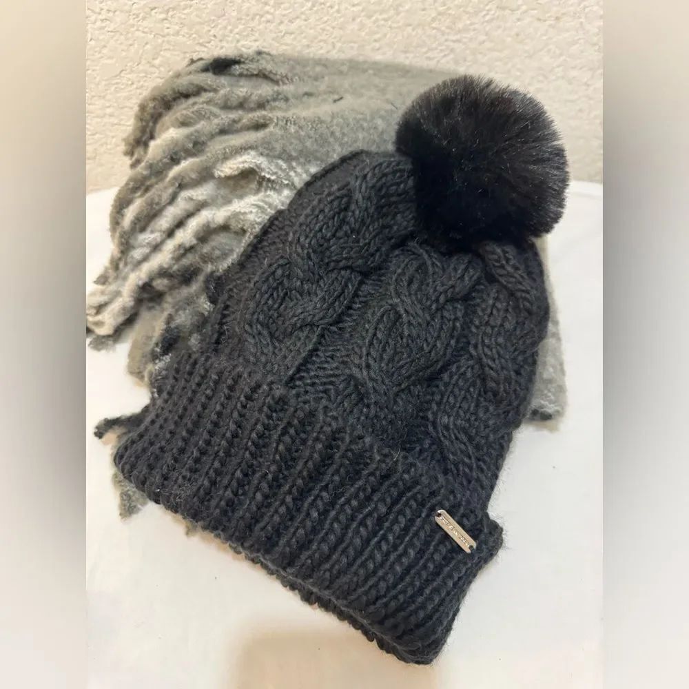 STEVE MADDEN Pom Pom Hat & Scarf Set - One Size - New